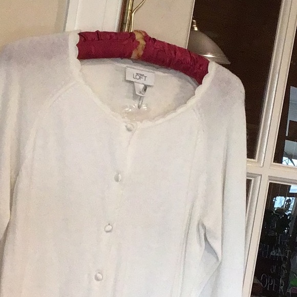 Elegant White cardigan Sweater - Picture 3 of 7